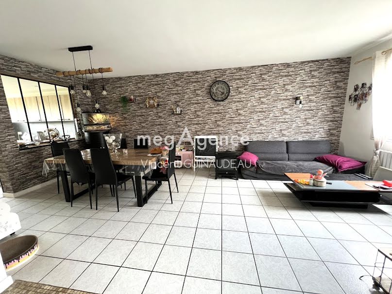 Vente maison 6 pièces 98 m² à Le May-sur-Evre (49122), 199 990 €