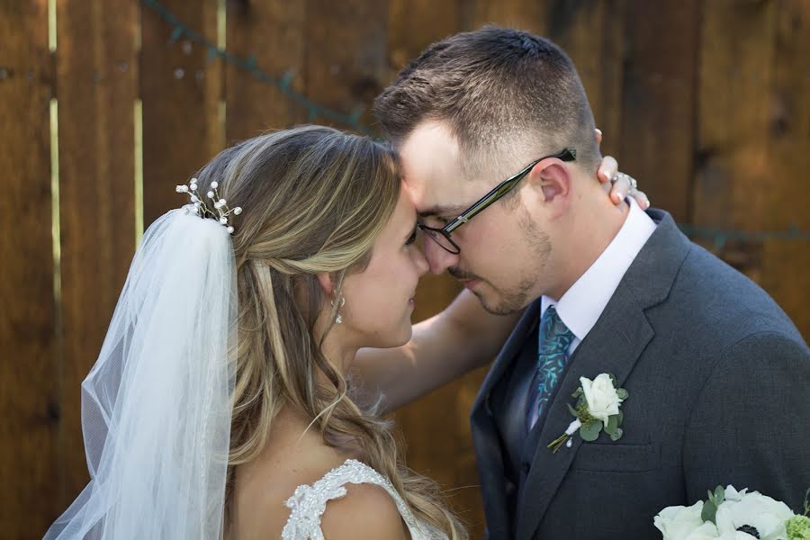 Fotógrafo de casamento Jenevieve Buckley (jenevievebuckley). Foto de 9 de setembro 2019