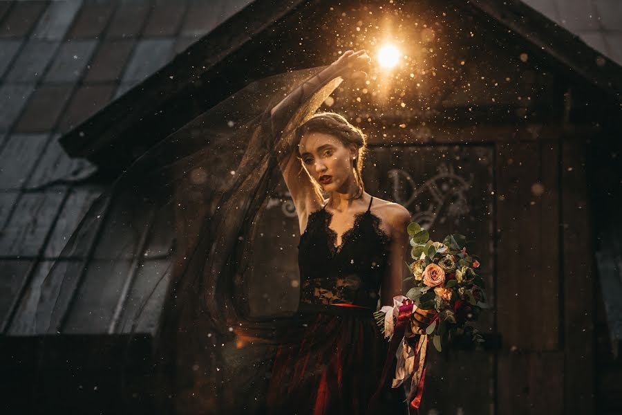 Wedding photographer Nazariy Slyusarchuk (photofanatix). Photo of 25 November 2018