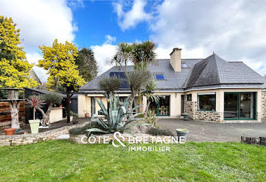 House with pool and terrace 2