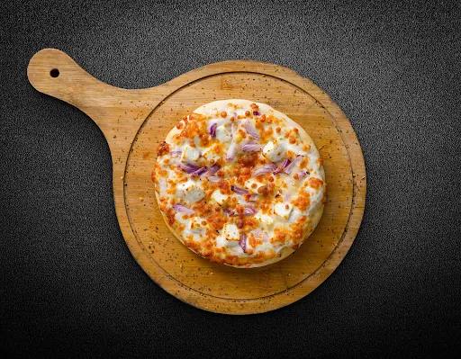 Achari Onion And Paneer Pizza