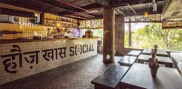 best-pubs-in-delhi-hauz-khas-social-image