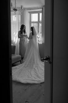 Wedding photographer Vitalie Varvarynets (varvarynets). Photo of 9 December 2023