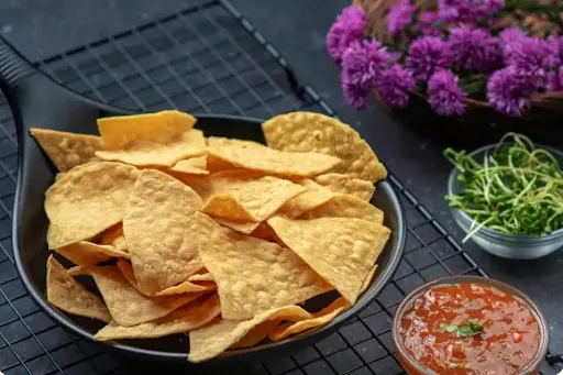 Spicy Jalapeno Nachos With Salsa Sauce & Jalapeno Cheese Dip