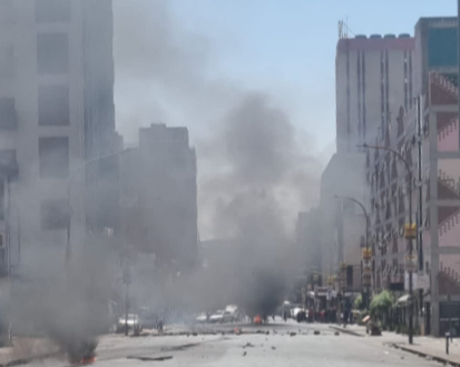 An image taken of a violent protest in the Joburg CBD.