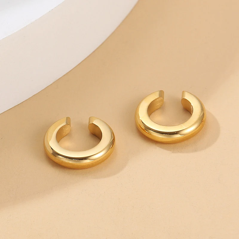Eenvoudige en elegante metalen oorclip voor dames, geen piercing nodig, modieuze stijl, zeer veelzijdig en past bij elke outfit
