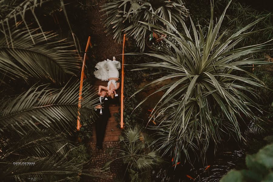 Fotografo di matrimoni Piotr Pietrzak (piotrpietrzak). Foto del 26 febbraio 2022