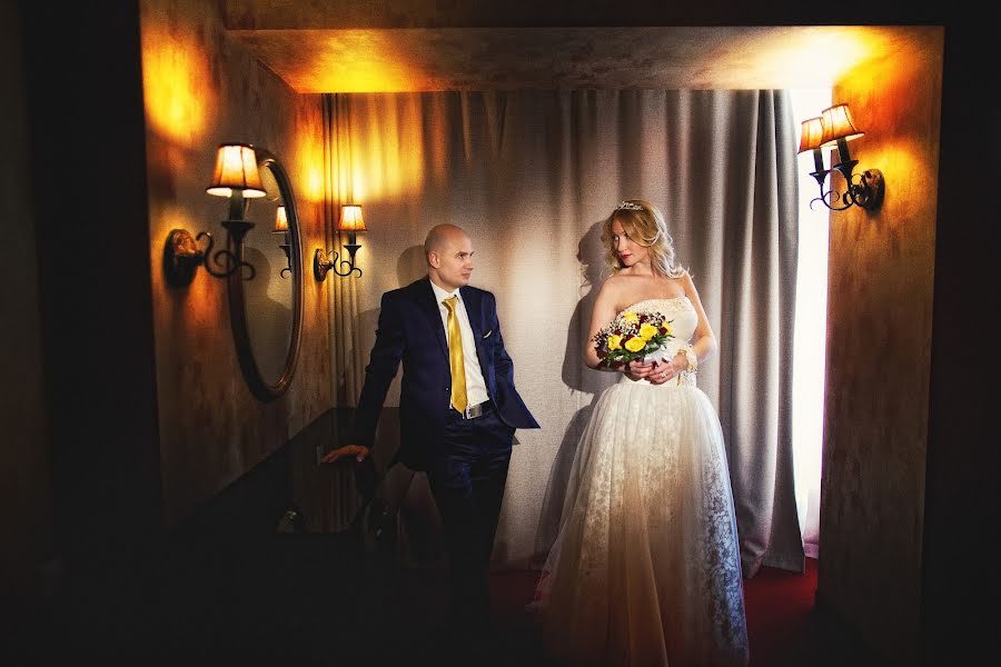 Wedding photographer Vladimir Uzryutov (sensestudio). Photo of 11 June 2014