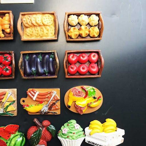 Title 4, Hand-painted food tourism commemorative decorat...