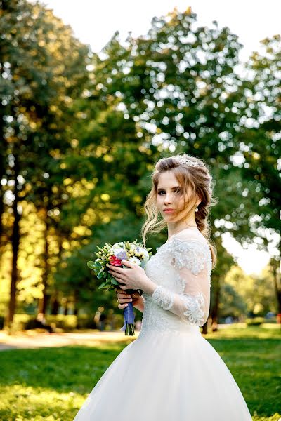 Fotógrafo de casamento Anton Kamenskikh (akamenskih). Foto de 17 de outubro 2017