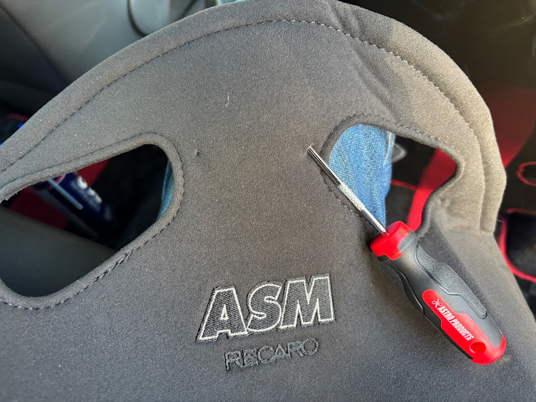 スイフトスポーツのAUTOBACS ASM YOKOHAMA・ASM・RECARO・ZC33S・バックレストカバーに関するカスタム事例の投稿画像5枚目