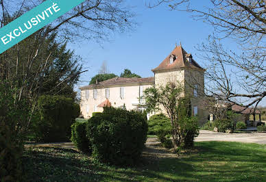 Maison avec piscine et terrasse 16