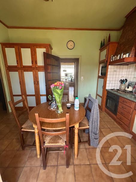 Vente maison 11 pièces 135 m² à Thiézac (15800), 120 600 €