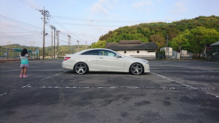 Eクラス クーペのホイール交換・公園駐車場・GWに関するカスタム事例の投稿画像1枚目