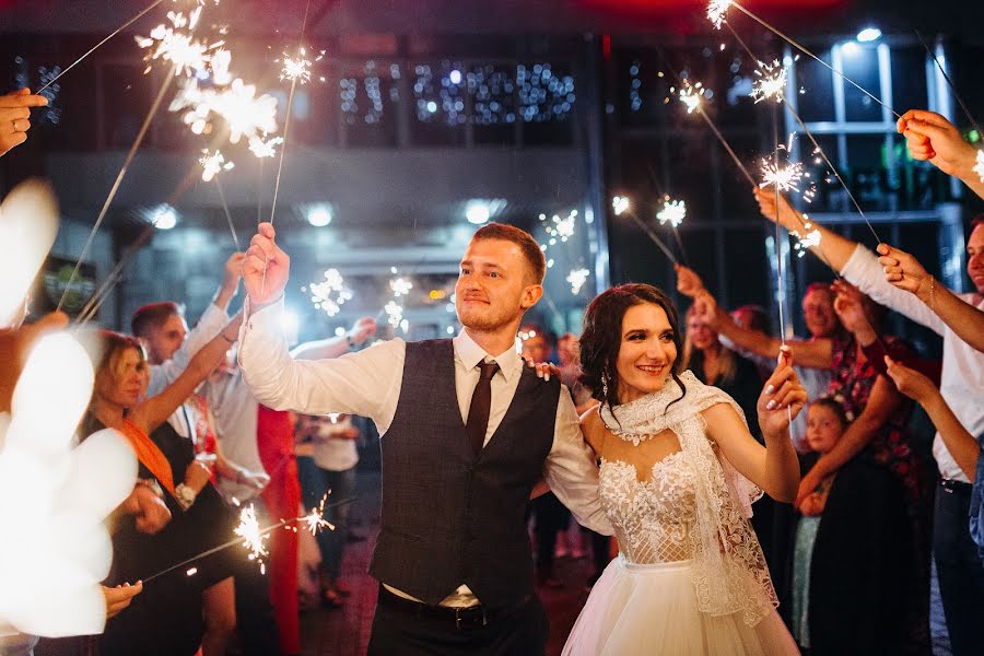 Fotógrafo de casamento Zhenya Ermakovec (ermakovec). Foto de 23 de julho 2018