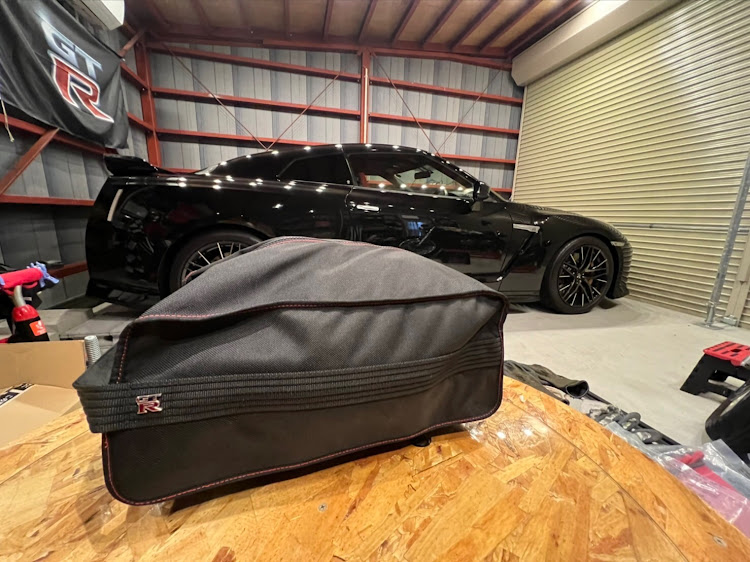 NISSAN GT-Rのまた冬眠(..)・GT-R・充電走行・コレがホントの覆面だ！に関するカスタム事例の投稿画像3枚目