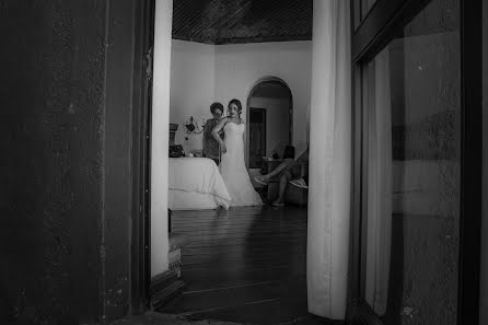 Fotografo di matrimoni Daniel Corona (danyc0rona). Foto del 2 luglio 2020