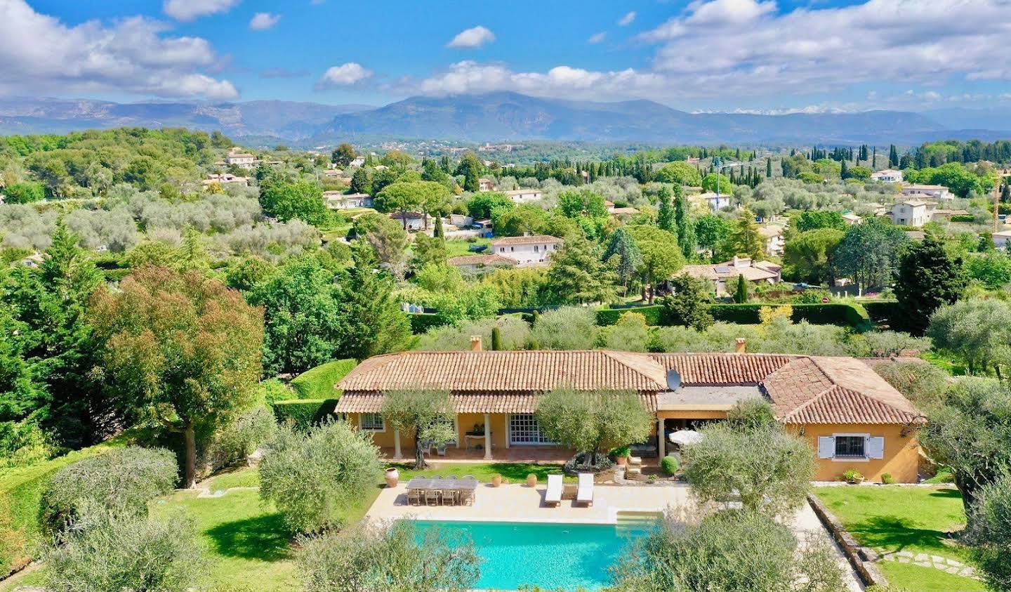 House with pool Valbonne