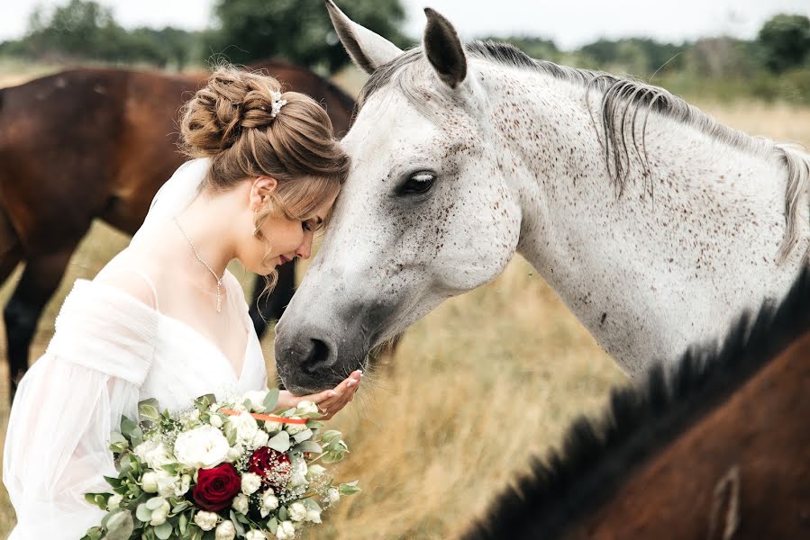 Fotógrafo de casamento Yuriy Khoma (yurixoma). Foto de 18 de julho 2022