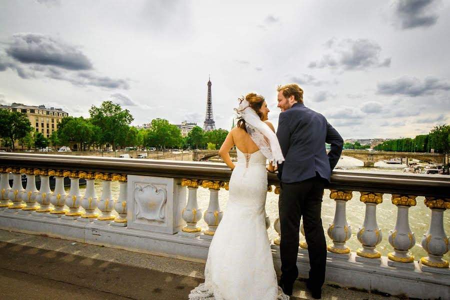 Fotograful de nuntă Fatih Oeger (atelier42). Fotografia din 6 august 2018