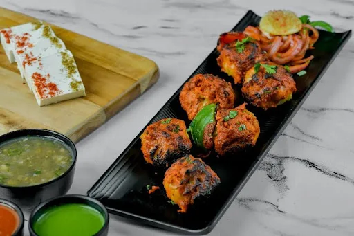 Peri Peri Paneer Tandoori Momo