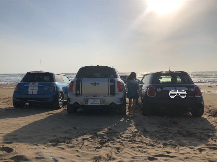 ミニジョンクーパーワークスのジョンクーパーワークス・千里浜なぎさドライブウェイ・MINI・オフ会に関するカスタム事例の投稿画像12枚目