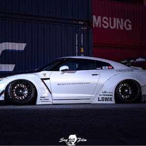 NISSAN GT-R R35