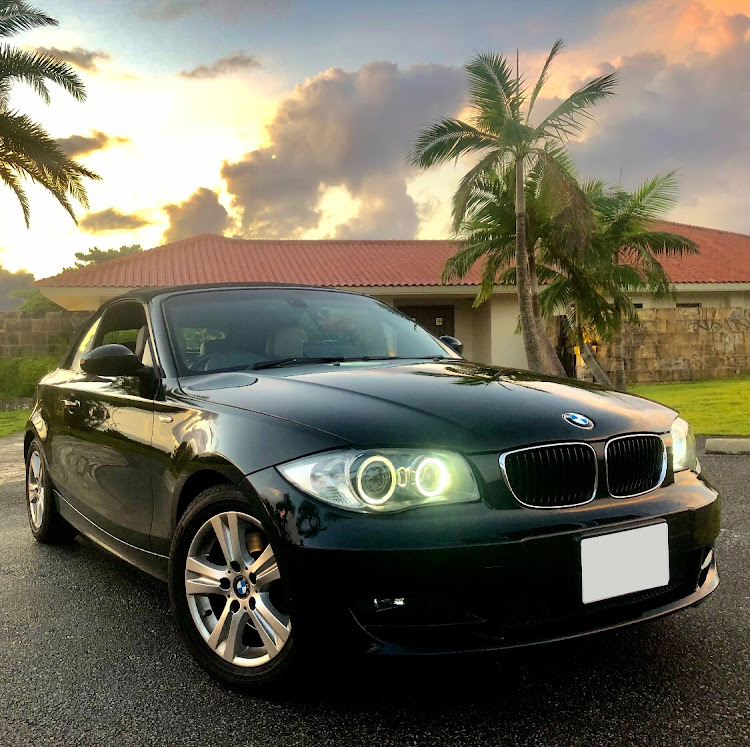 1シリーズ カブリオレの沖縄にあるHawaii別邸？笑🌺・今日の夕焼けはイマイチ・名護にある外国・今日の沖縄はカタブイ続き・緊急事態宣言そろそろ解除かなぁ〜に関するカスタム事例の投稿画像1枚目