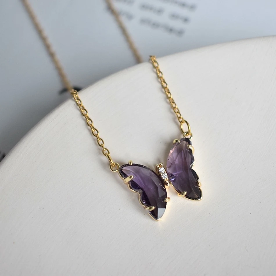 Collier Ambre Créatif et Polyvalent pour une Personnalité Unique. Accessoire idéal pour compléter votre style, ce bijou s'accorde avec toutes vos tenues.