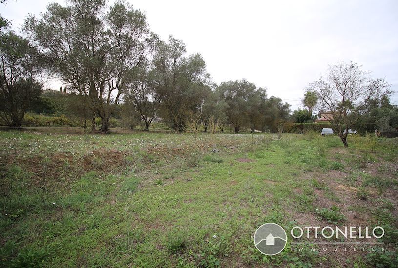  Vente Terrain à bâtir - 650m² à Roquebrune-sur Argens (83520) 