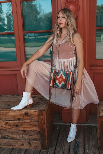 Title 5, Cotton and linen shoulder handbag, a versatile ...