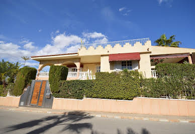 Villa with pool and terrace 5