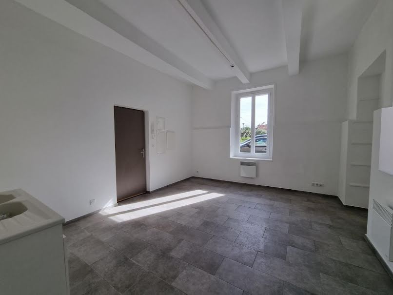 Location  appartement 1 pièce 48 m² à Pont-Saint-Esprit (30130), 460 €