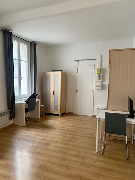 Location meublée appartement 1 pièce 27 m² à Paris 7ème (75007), 1 150 €