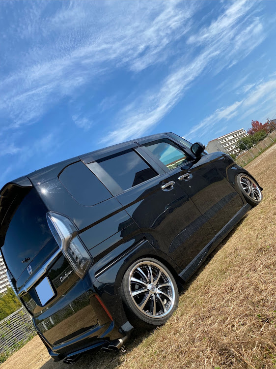 Nボックスカスタムの青空と愛車・JF3・エヌボックスカスタムターボ・エヌボックスjf3・黒い相棒に関するカスタム事例の投稿画像1枚目
