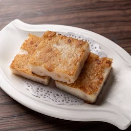 69. Grilled Preserved Meat Turnip Cake 香煎蘿蔔糕
