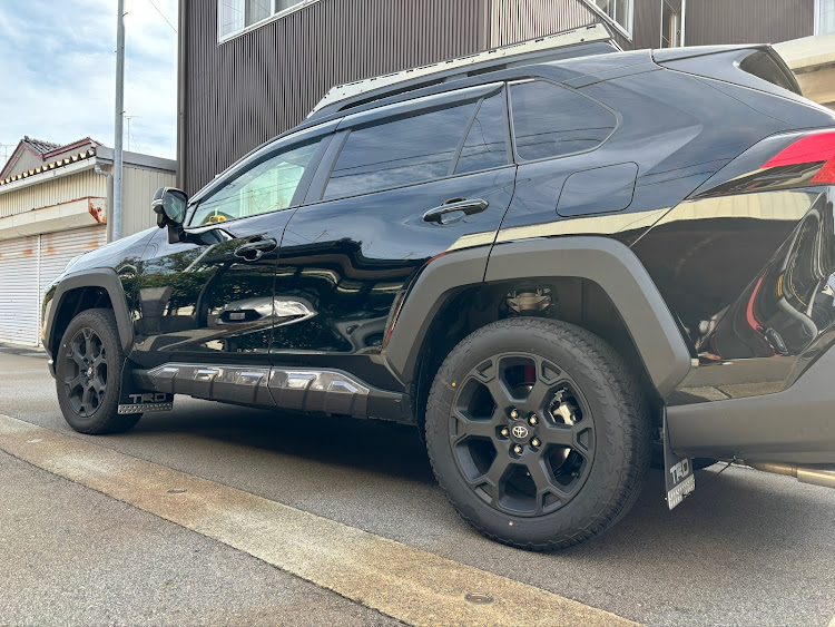 RAV4のOFFROAD PACKAGE・rav4adventure・＃カスタム初心者・RAV4乗りさんと繋がりたいに関するカスタム事例の投稿画像2枚目