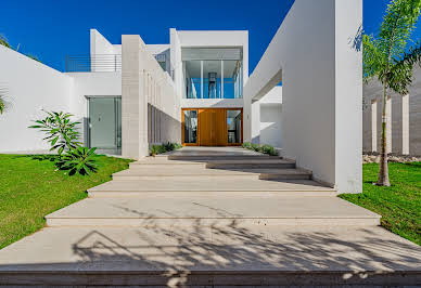 Villa avec piscine et jardin 2