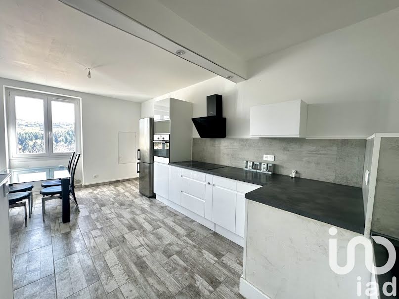 Vente appartement 2 pièces 60 m² à Saint-Genest-Lerpt (42530), 79 000 €