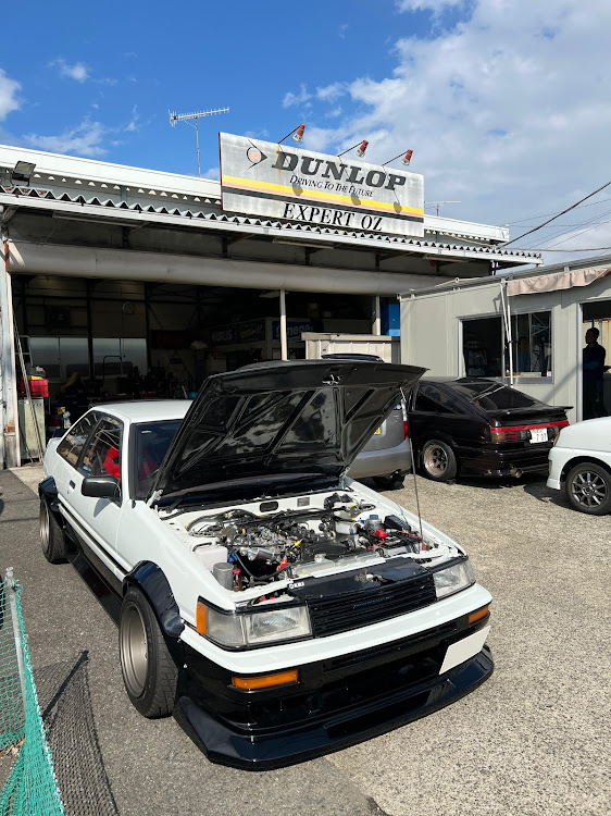 カローラレビンのexpertOZ・Twin Power・低そうで低くない少し低い車・やっぱりハチロク良いよに関するカスタム事例の投稿画像1枚目