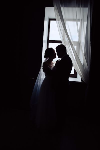 Fotografo di matrimoni Anna Starodubceva (aiast). Foto del 5 aprile 2023