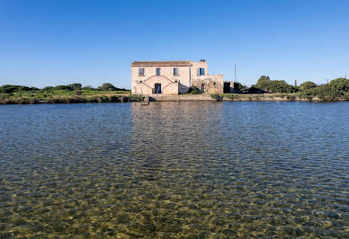 Farmhouse with garden 18