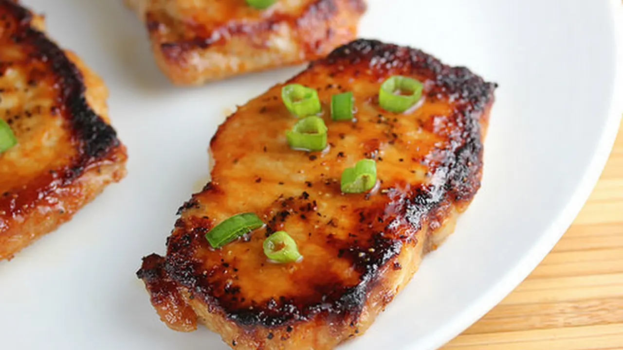 Flat Iron Pepper Company: Indoor Grilled Boneless Pork Chops - Fleur de  Lolly