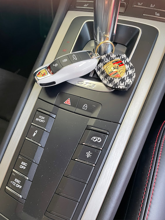 911 クーペの991.2GT3・GT3・コラボお誘いお待ちしております・ドライブ・チッタナポリに関するカスタム事例の投稿画像6枚目
