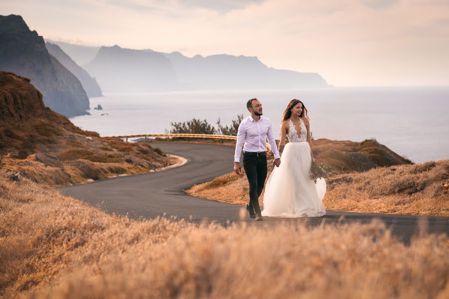 Fotógrafo de casamento Andriy Petryna (artfoto). Foto de 30 de outubro 2018