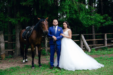 Fotógrafo de bodas Elena Saprykina (elemakeewa). Foto del 19 de mayo 2022