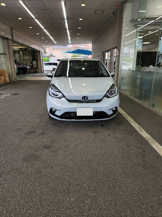 フィットのホンダのディーラー・自宅の駐車場に関するカスタム事例の投稿画像1枚目