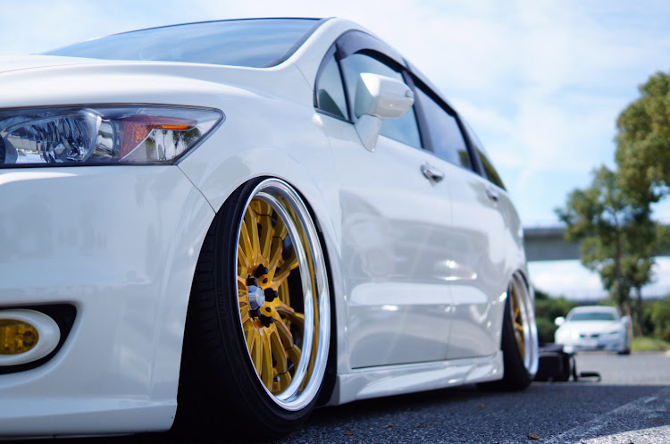 ストリームのホンダストリーム・stance・VANKultureに関するカスタム事例の投稿画像2枚目