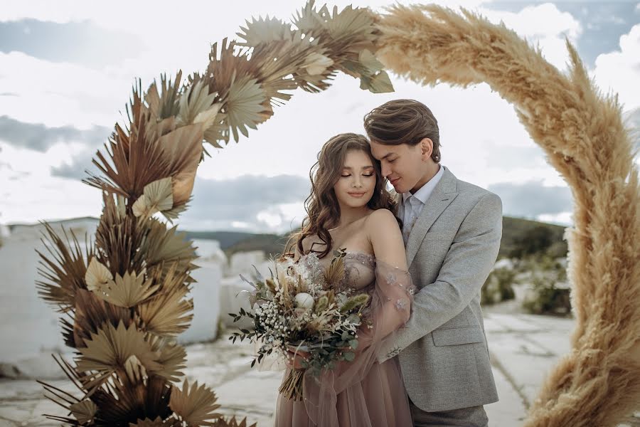 Fotógrafo de casamento Zarina Sokur (zarinaura). Foto de 8 de agosto 2020