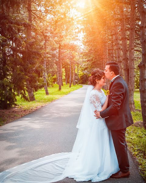 Fotógrafo de casamento Mihai Medves (mihaimedves). Foto de 6 de abril 2018